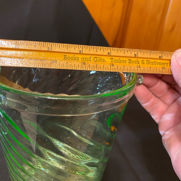 Green Vaseline Swirl Glass bucket - Picture 4 of 7